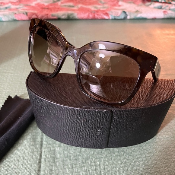 Prada Sunglasses with Case - Picture 2 of 8